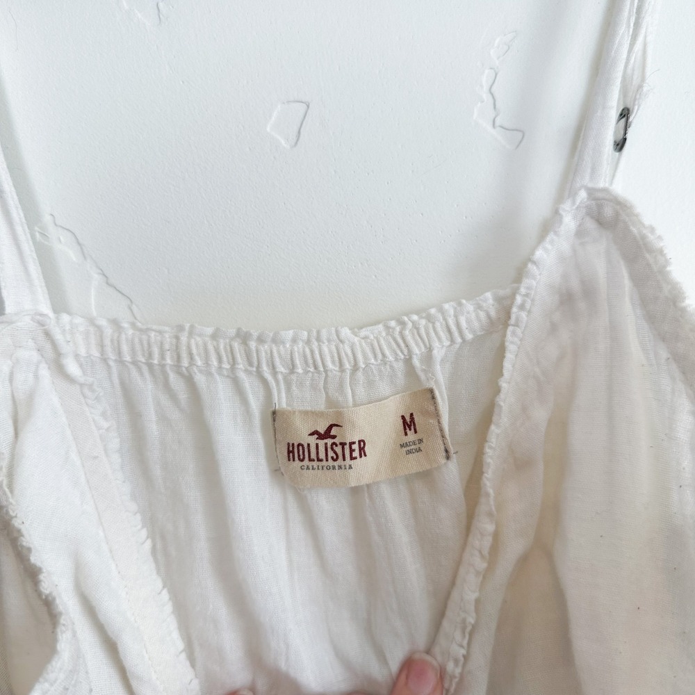 Hollister | Lace Eyelet 100% Cotton V-Neck Peplum Cami Top in White - Picture 3 of 4
